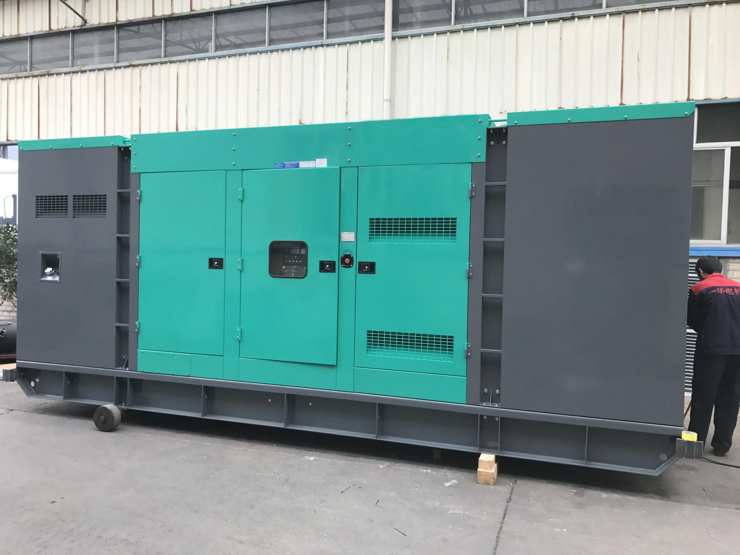 alibaba_H9079da3fb9a54946afd-scaled-1.webp Big Power Diesel Gens/ 50hz And 60hz /customized Service/big Fuel Tank - Image 1